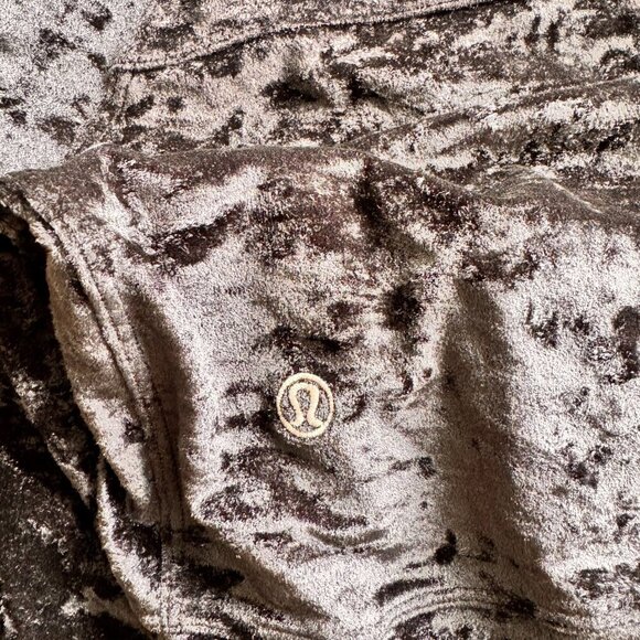 NWOT Rare Lululemon Warm Down Crew Crushed Velvet Long Sleeve Top Black - Picture 7 of 8